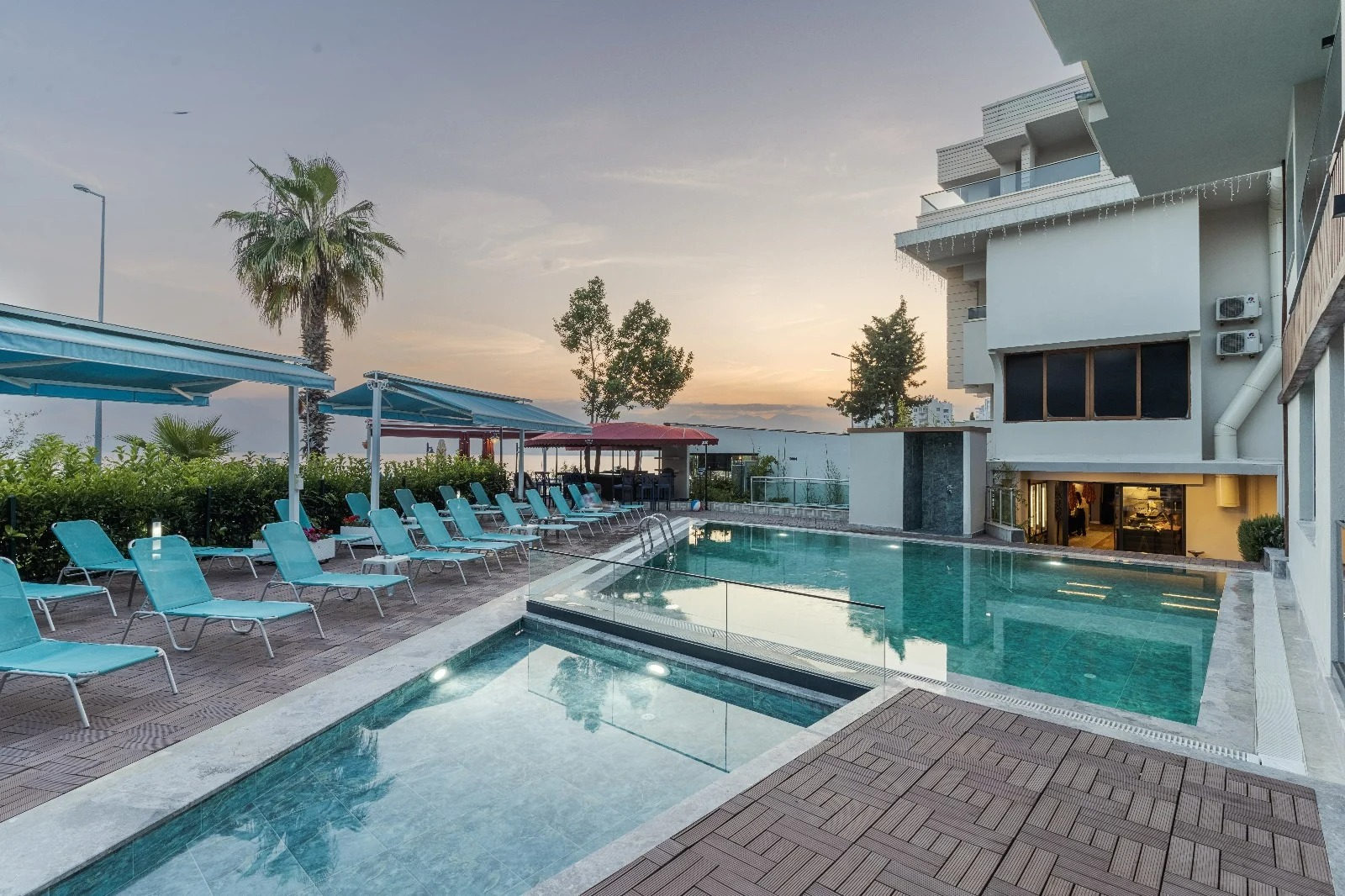 Tema Hotel 242